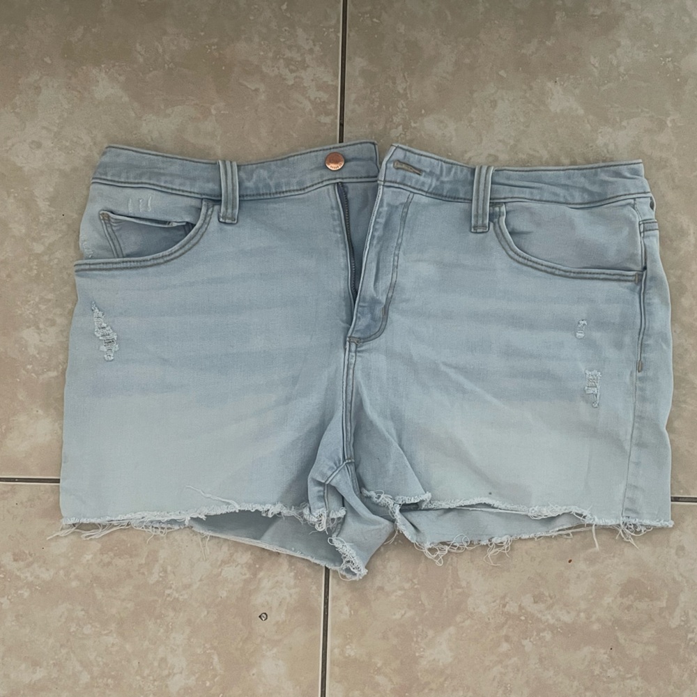 Universal thread shorts: size 16r